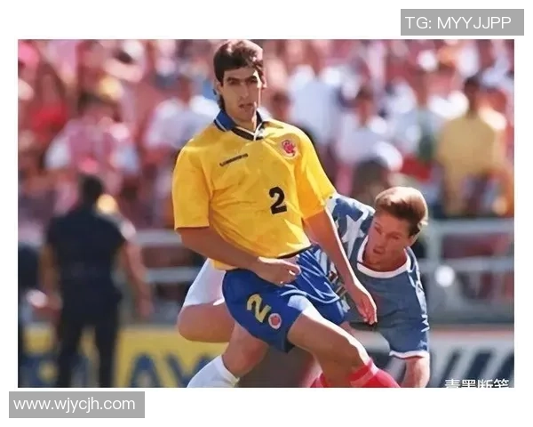 曾因争议事件引发热议的足球球星踢过孩子的球事件揭秘