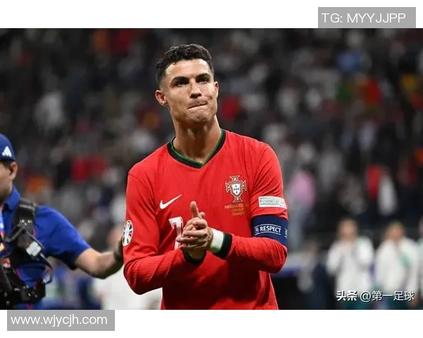 足球球星拉在赛场上的传奇故事与荣耀时刻全面回顾 足球球星拉在赛场上的传奇故事与荣耀时刻全面回顾